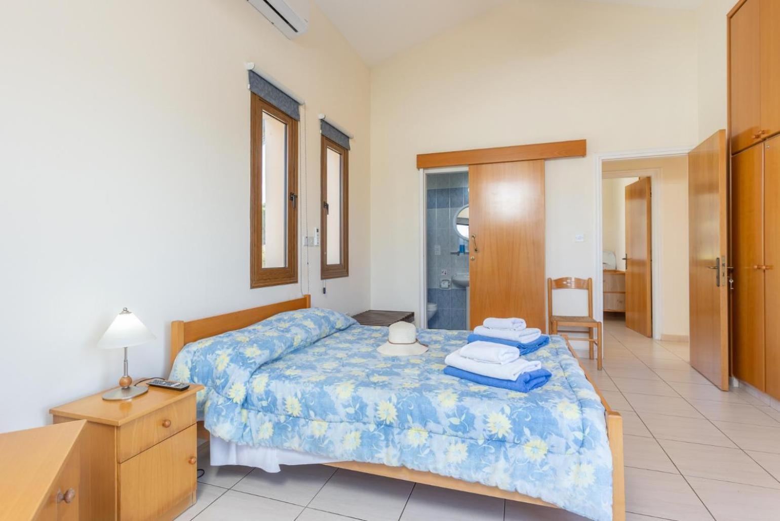 Halima Georgios Villa Polis