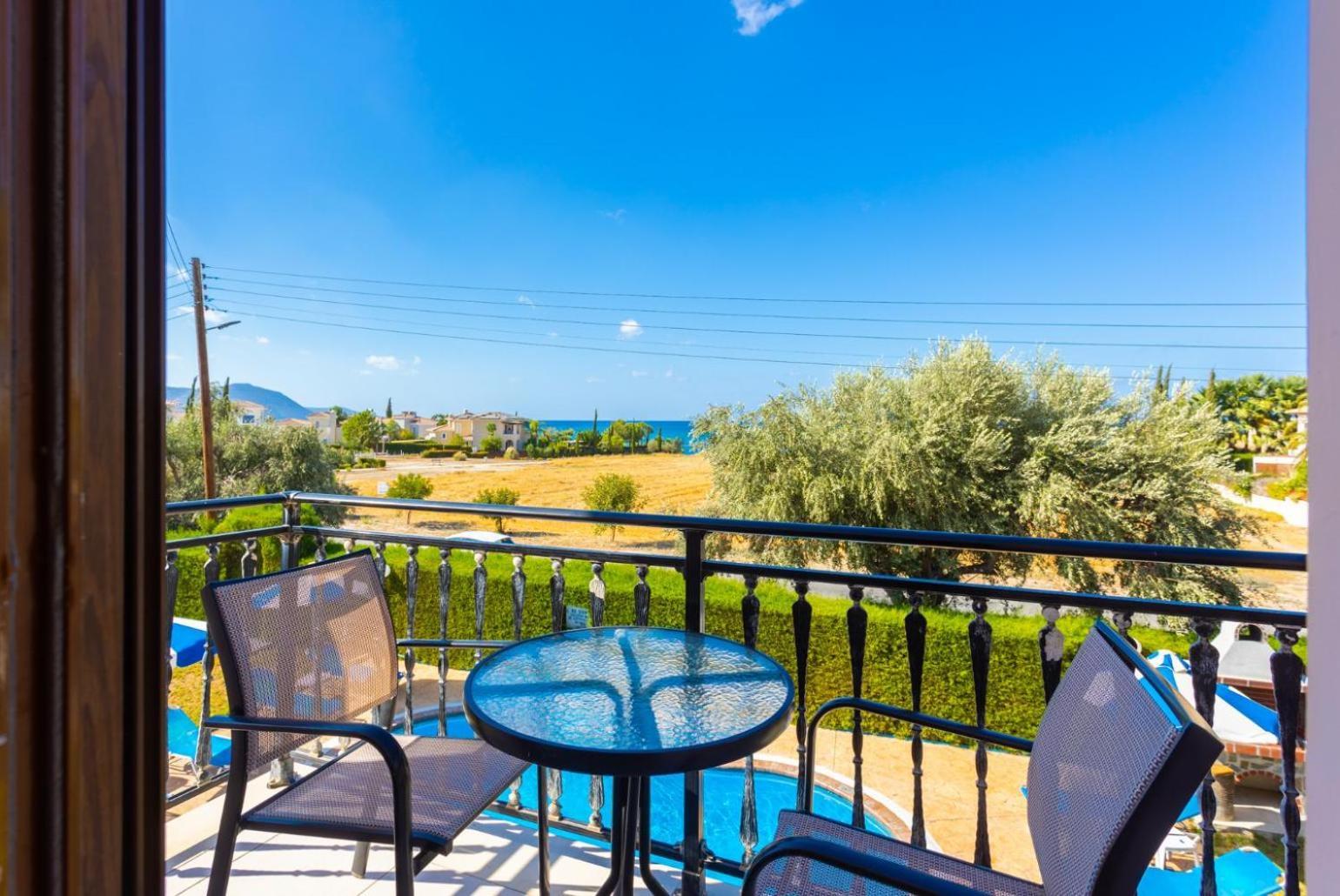 Halima Georgios Villa Polis